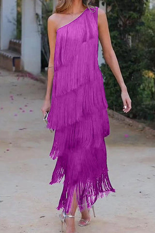 Stilvolles asymmetrisches Midikleid mit Fransen und einer Schulter 