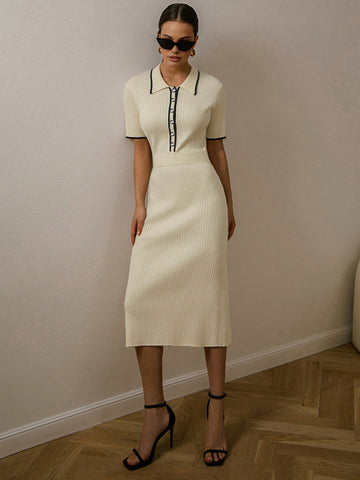 Vestido midi de manga corta de punto acanalado con cuello y ribete en contraste 