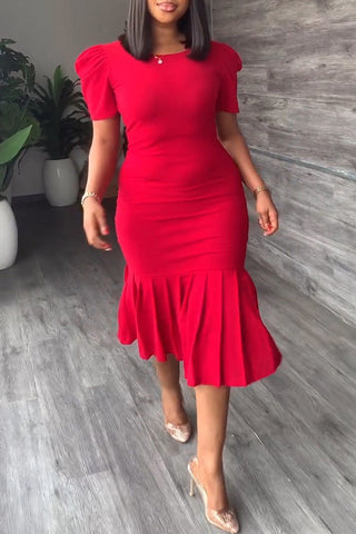 Vestido midi plisado de moda con cuello redondo, manga corta y falda a la cadera