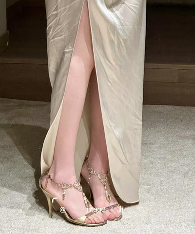 Sandalias de piel de oveja verde con tacones altos y elegantes de aguja con incrustaciones de circonitas 