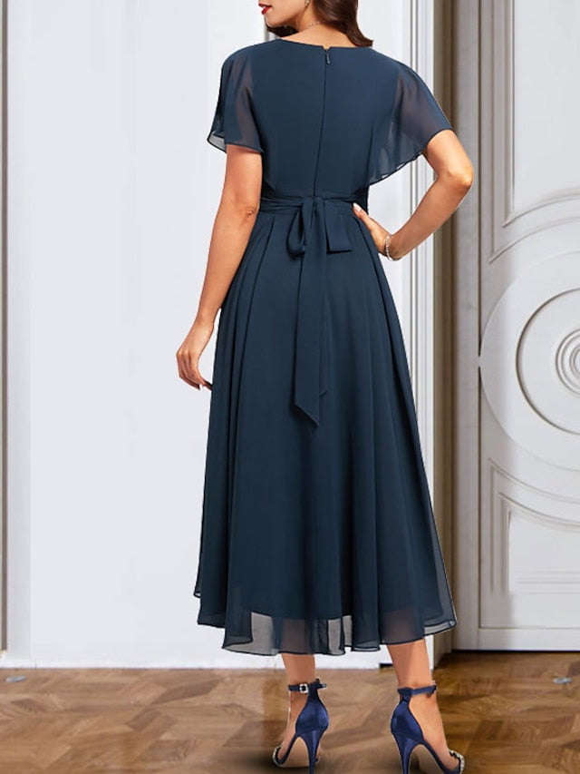A-Linien-/Prinzessinnen-Chiffonkleid mit V-Ausschnitt, kurzen Ärmeln und Gürtel für die Mutter der Braut 