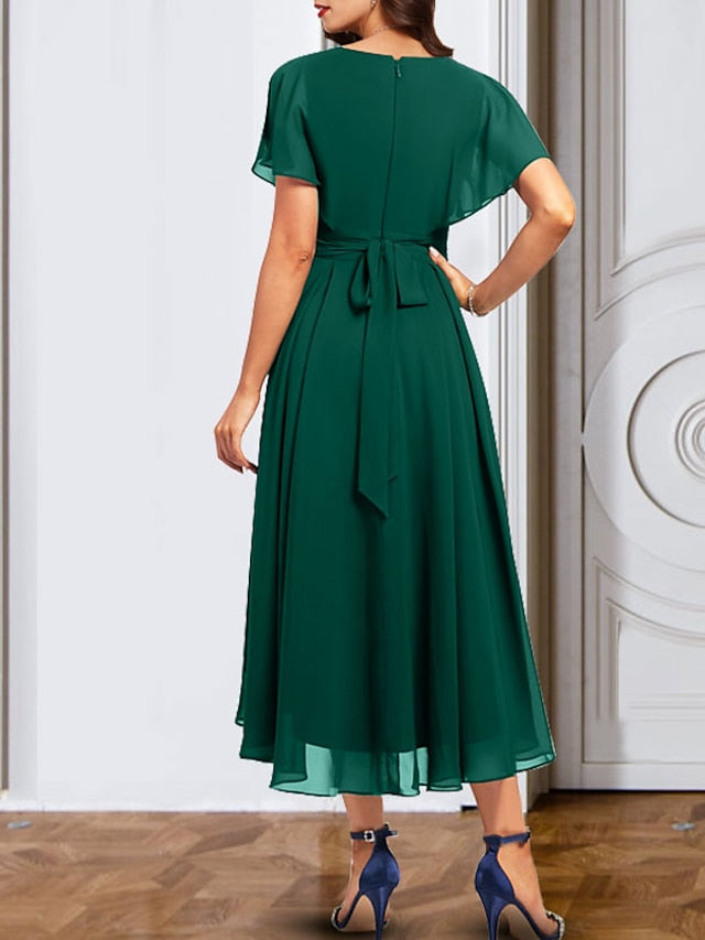 A-Linien-/Prinzessinnen-Chiffonkleid mit V-Ausschnitt, kurzen Ärmeln und Gürtel für die Mutter der Braut 