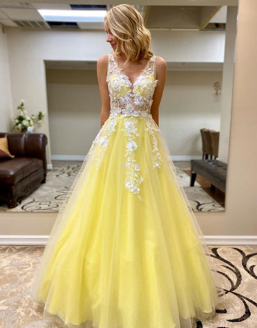 A-Linien-Abendkleid in Bodenlänge mit Applikationen