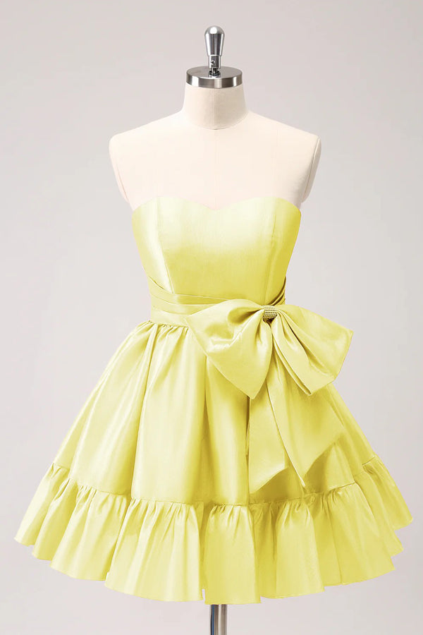 Vestido de fiesta corto fucsia con volantes y lazo, sin tirantes, corte en A