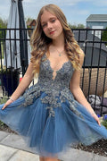 Vestido de fiesta corto de tul con tirantes finos y corte en A
