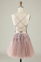 Vestido de fiesta corto de tul con tirantes finos y corte en A