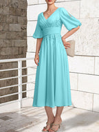 A-Linien-Kleid aus Chiffon mit V-Ausschnitt und Teelänge für die Mutter der Braut mit Falten