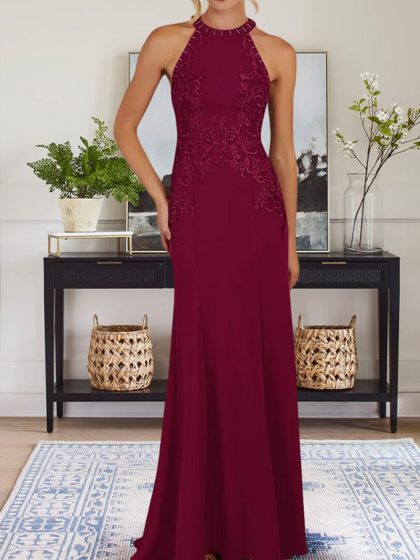 Vestido largo de madre de la novia con cuello halter y apliques en azul polvoriento