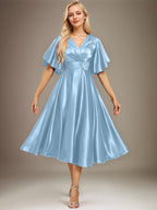 A-Linien-Kleid aus Stretch-Satin mit V-Ausschnitt, Teelänge, Perlenstickerei und Falten für die Mutter der Braut 