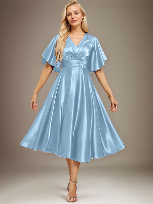 Vestido de madre de la novia de satén elástico con escote en V, largo hasta la rodilla, con cuentas y pliegues 