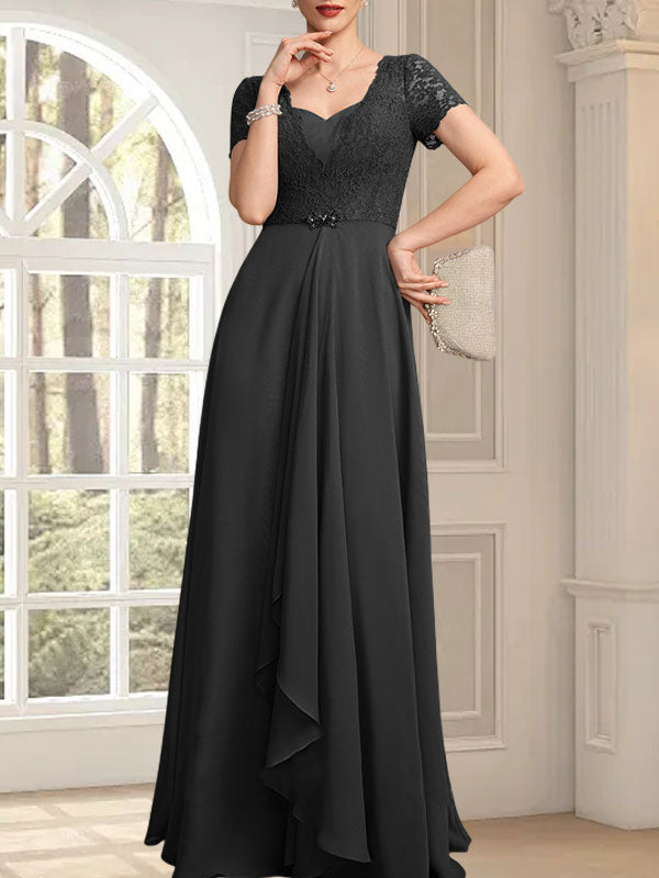 A-Linien-Kleid mit herzförmigem Herzausschnitt, bodenlang, aus Chiffon und Spitze, mit Perlenstickerei und Kaskadenrüschen – ideal für die Mutter der Braut