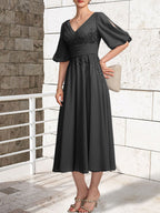 A-Linien-Kleid aus Chiffon mit V-Ausschnitt und Teelänge für die Mutter der Braut mit Falten