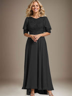 A-Linien-Kleid mit asymmetrischem Chiffon-Spitzenausschnitt und Perlenstickerei für die Mutter der Braut. 