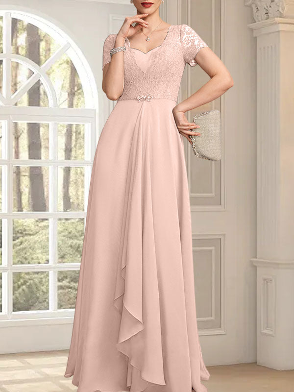 A-Linien-Kleid mit herzförmigem Herzausschnitt, bodenlang, aus Chiffon und Spitze, mit Perlenstickerei und Kaskadenrüschen – ideal für die Mutter der Braut