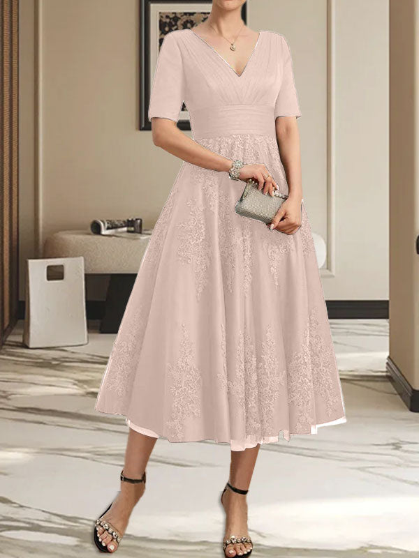 A-Linien-Kleid mit V-Ausschnitt, Teelänge, Tüllspitze und Falten für die Mutter der Braut
