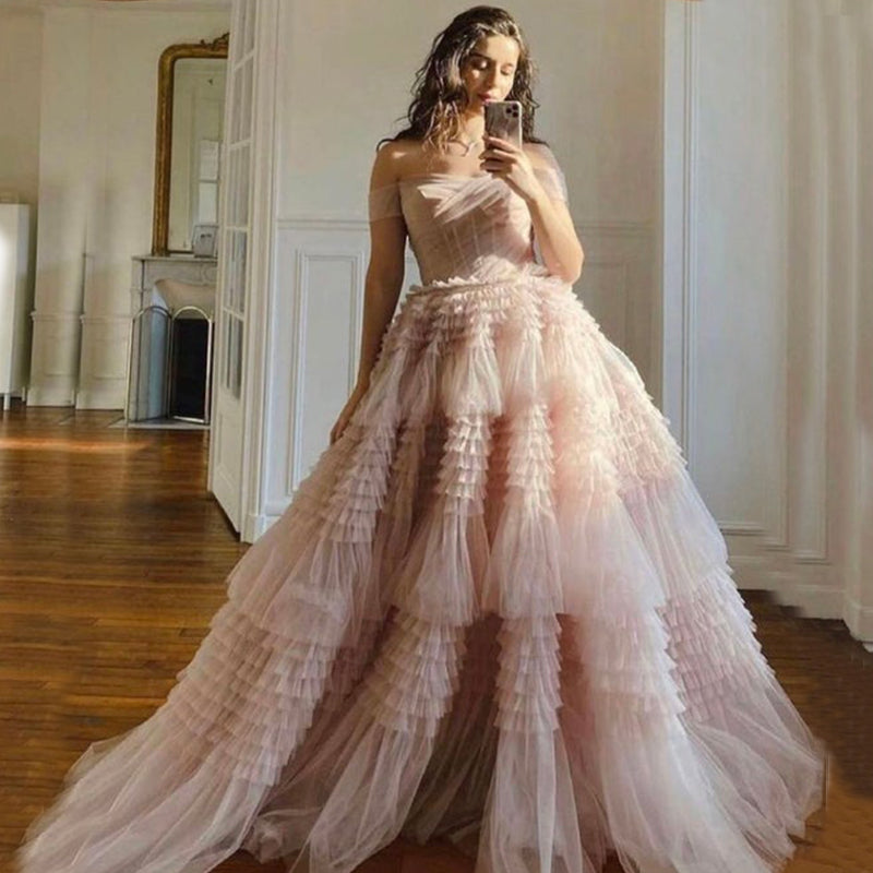 Prinzessinnen-Abendkleid in A-Linie mit schulterfreiem, gerüschtem Tüll