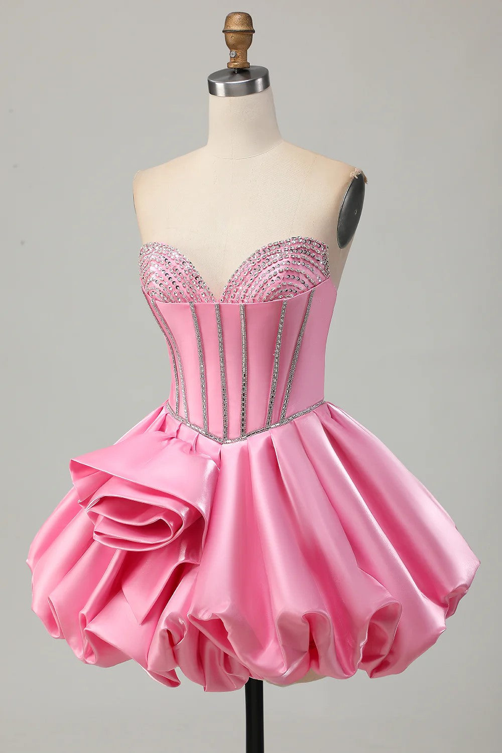 Enganliegendes Sweetheart-Satin-Korsett-Heimkehrkleid mit Perlenstickerei