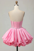 Enganliegendes Sweetheart-Satin-Korsett-Heimkehrkleid mit Perlenstickerei