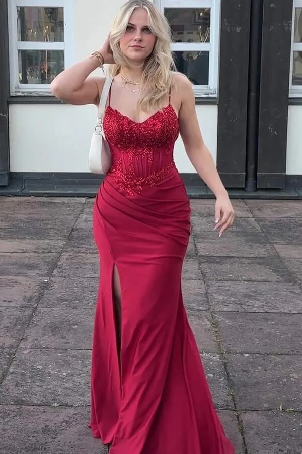 Satin Meerjungfrau-Abendkleid mit V-Ausschnitt, Spaghettiträgern und plissiertem langen Rock