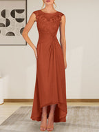 Champagnerfarbenes A-Linien-Chiffonkleid mit Rundhalsausschnitt und Spitze