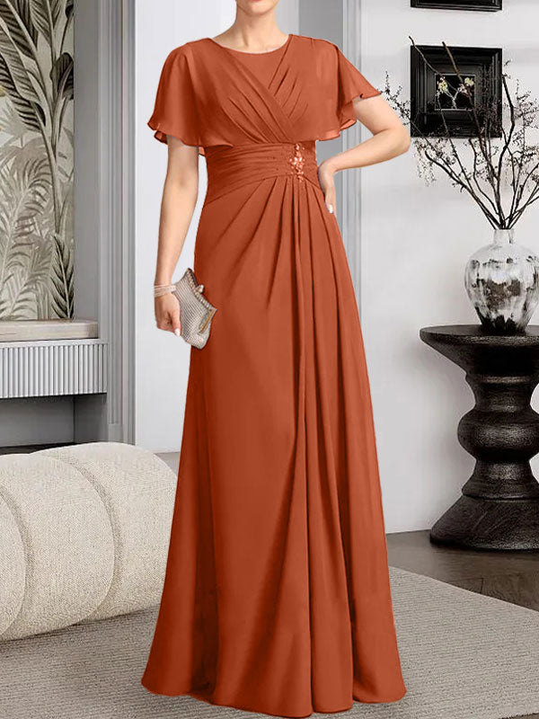 A-Linien-Kleid aus Chiffon mit Rundhalsausschnitt und bodenlanger Verarbeitung, verziert mit plissierten Perlen.
