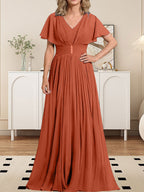 A-Linien-Chiffonkleid mit V-Ausschnitt, bodenlang, für die Mutter der Braut, mit Kristallbrosche und Falten 