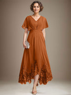 A-Linien-Kleid aus Chiffon mit asymmetrischem V-Ausschnitt und Spitze für die Mutter der Braut mit Falten