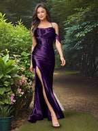 Elegantes Meerjungfrauen-Abendkleid mit einem schulterfreien Oberteil und Schlitz