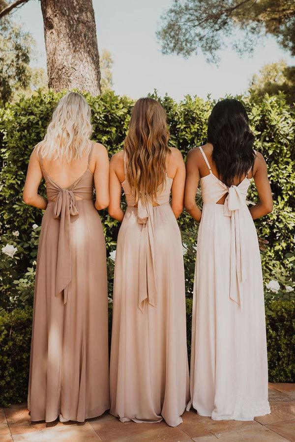 Vestidos de dama de honor de gasa con tirantes finos y escote en A