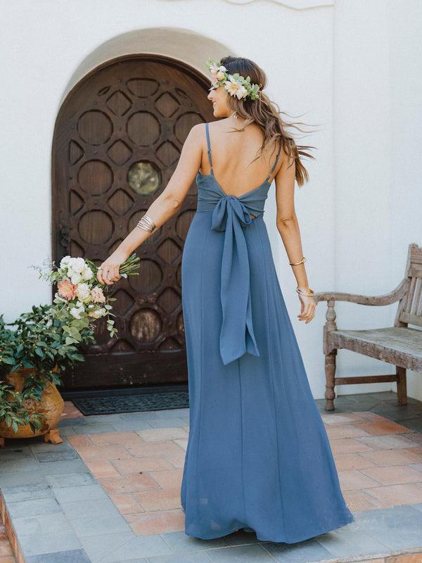 Vestidos de dama de honor de gasa con tirantes finos y escote en A