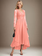 A-Linien-Kleid aus Chiffon mit V-Ausschnitt und asymmetrischer Spitze für die Mutter der Braut