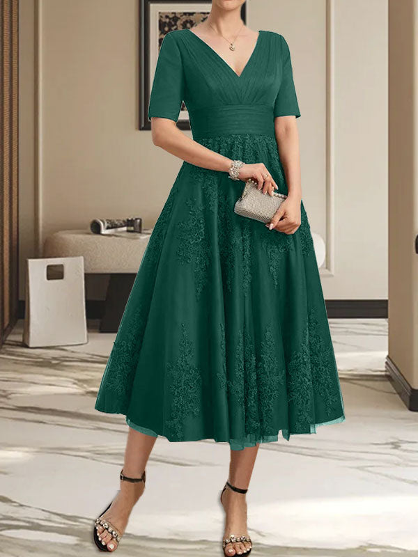 A-Linien-Kleid mit V-Ausschnitt, Teelänge, Tüllspitze und Falten für die Mutter der Braut
