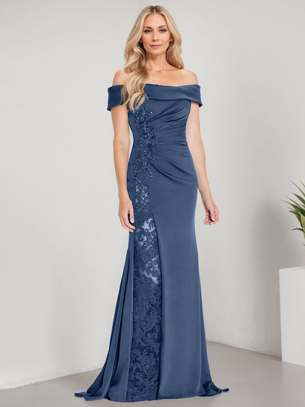 A-Linien-Kleid mit schulterfreiem bodenlangem Schnitt, Applikationen, Perlenstickerei, Meerjungfrauen-Stil und hohem Beinschlitz – perfekt für die Mutter der Braut. 