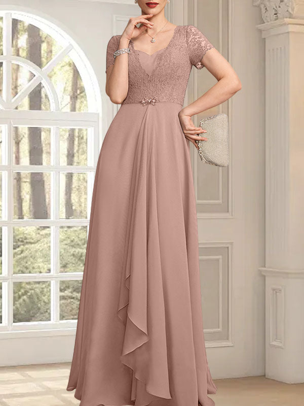 A-Linien-Kleid mit herzförmigem Herzausschnitt, bodenlang, aus Chiffon und Spitze, mit Perlenstickerei und Kaskadenrüschen – ideal für die Mutter der Braut