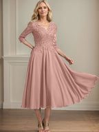 A-Linien-Kleid aus Chiffonspitze mit V-Ausschnitt, Teelänge, Perlen- und Paillettenstickerei für die Mutter der Braut 