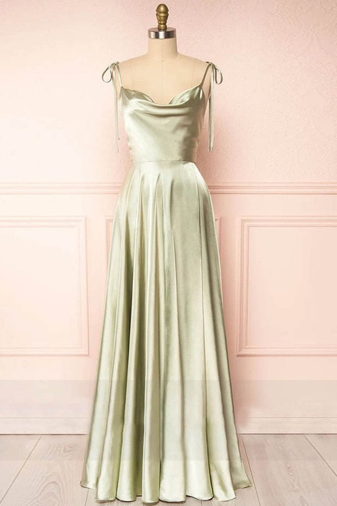 Vestido de fiesta largo de seda con escote vuelto y corte A 