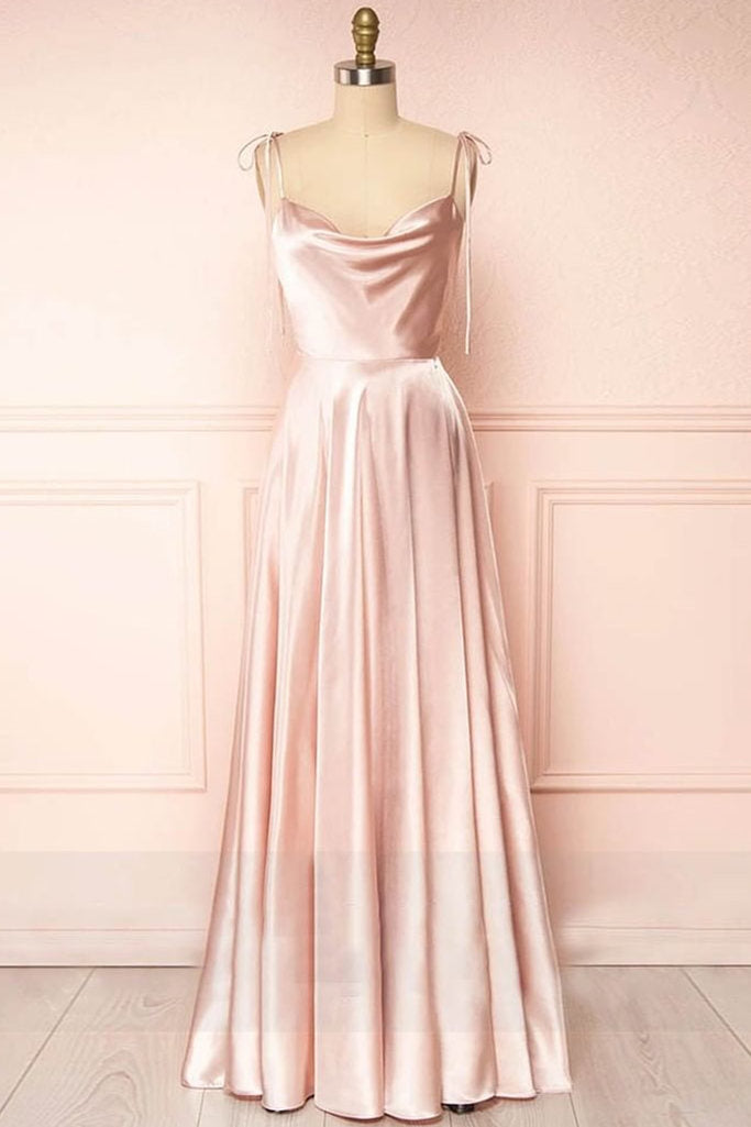 Vestido de fiesta largo de seda con escote vuelto y corte A 