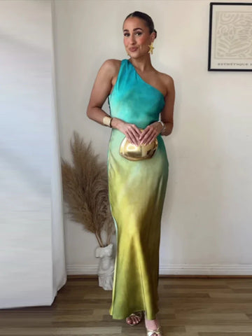 Vestido de vacaciones con degradado y cuello diagonal