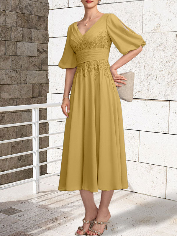 A-Linien-Kleid aus Chiffon mit V-Ausschnitt und Teelänge für die Mutter der Braut mit Falten