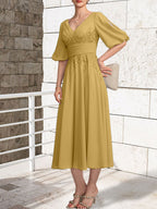 A-Linien-Kleid aus Chiffon mit V-Ausschnitt und Teelänge für die Mutter der Braut mit Falten