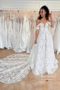 Hermosos vestidos de novia de corte A con hombros descubiertos y apliques de encaje