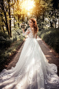 Hermosos vestidos de novia de manga larga con cuello ilusión y encaje de tul