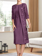 Vestido de gasa para madre de la novia con escote redondo hasta la rodilla, corte tubo/columna y lentejuelas plisadas