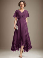 A-Linien-Kleid aus Chiffon mit asymmetrischem V-Ausschnitt und Spitze für die Mutter der Braut mit Falten