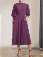 A-Linien-Kleid aus Chiffon mit hohem Kragen, Teelänge und Spitze für die Mutter der Braut, verziert mit einer Schleife
