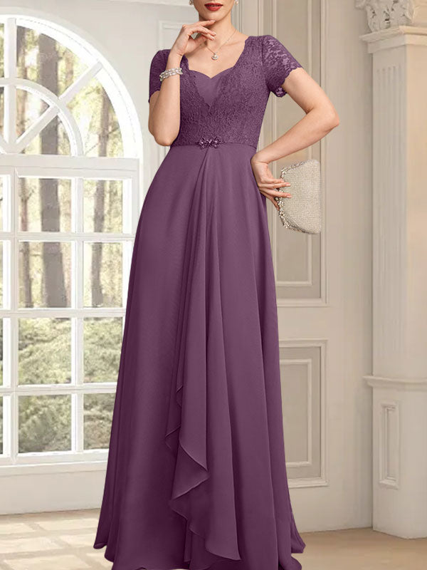 A-Linien-Kleid mit herzförmigem Herzausschnitt, bodenlang, aus Chiffon und Spitze, mit Perlenstickerei und Kaskadenrüschen – ideal für die Mutter der Braut