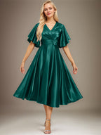 A-Linien-Kleid aus Stretch-Satin mit V-Ausschnitt, Teelänge, Perlenstickerei und Falten für die Mutter der Braut 