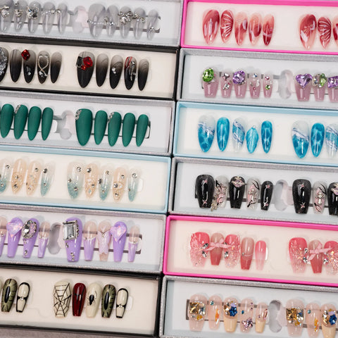 Sweet Hand-painted Small Florals  Glue Artificial Fingernail Shiny Diamond  Artificial False Press on  Nails