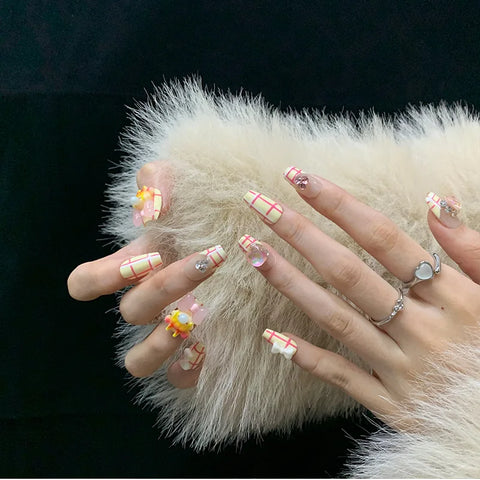 Customized Logo Cute Cartoon False Nails Handmade Short Removable Diamond Ins Artificial Nails