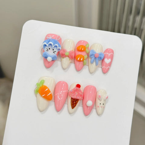 High Quality Almond Nail Art Design Floral Pattern for Cute Summery Look